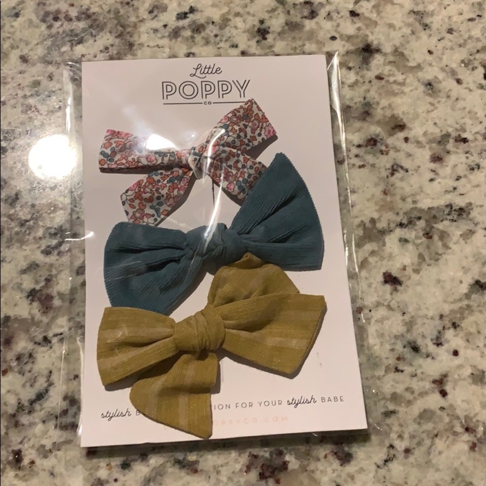 January Little Poppy Bows